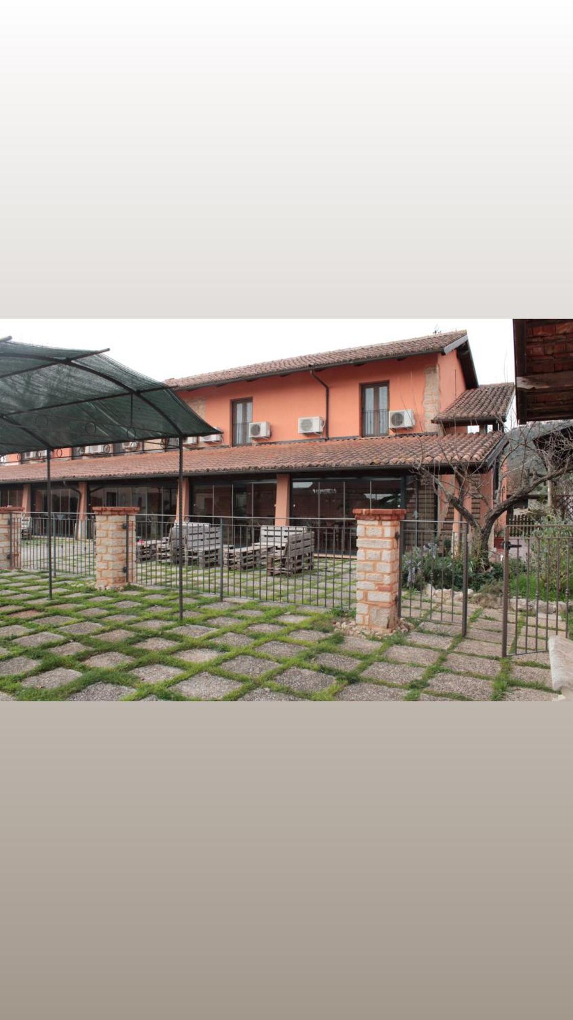 Villa La Fattoria Di Carlotta Maenza Exterior foto